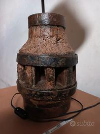 Lampada in legno rustica 