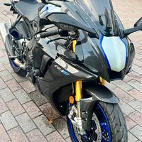 Yamaha R1 M 2020 FULL