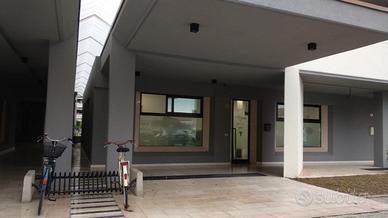 Locale commerciale locato a studio dentistico