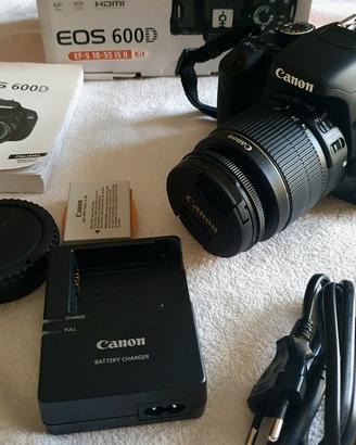 Fotocamera Canon EOS 600D + (18-55 IS II), 18MPX