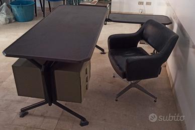 Scrivania  Arco di Olivetti con penisola