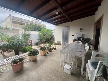 Mesagne indipendente con ampio giardino