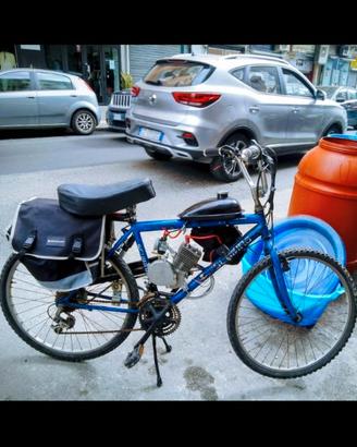 BICI CON MOTORE DUE TEMPI 2T