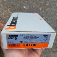 Bticino presa bipasso living light