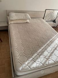 camera da letto con materasso 