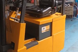 CARRELLO ELEVATORE CTC CON Batteria nuova ANCHE NO