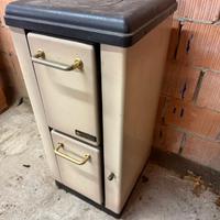 Stufa a legna La Nordica smaltata con piastra