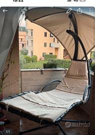 Lettino da giardino beige e nero