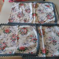 Centro centrino cucito a mano fiori blu chiaro