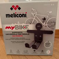 Supporto universale per pedale da parete