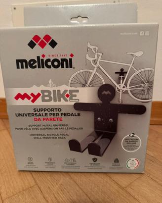 Supporto universale per pedale da parete
