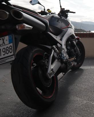 Suzuki gsr 600