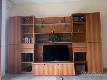 Parete tv attrezzata