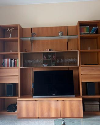 Parete tv attrezzata