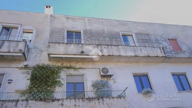 3 LOCALI A MONTECORVINO ROVELLA