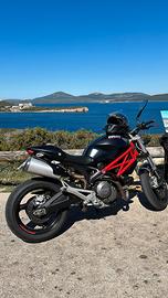 Ducati Monster 696 - 2011