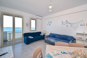Frontemare 2 appartamenti con garage