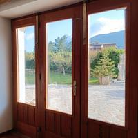 N.1 portoni/portafinestra in legno 