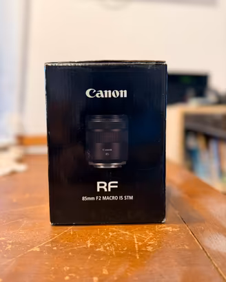 Canon RF 85mm f/2 IS STM macro