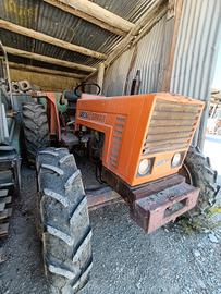 Trattore Agricolo FIAT 570DT 