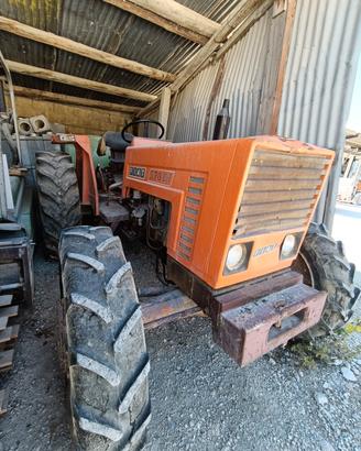 Trattore Agricolo FIAT 570DT 