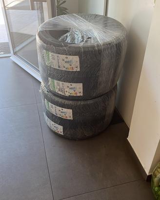 4 Pneumatici LandSpider Eurotraxx
