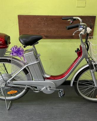 Bici elettrica, pedalata assistita  batteria nuova