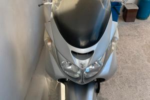 Suzuki burgman 250