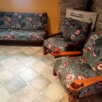 Divano e due poltrone da soggiorno