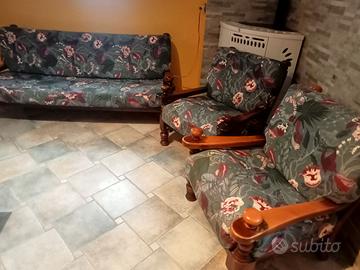 Divano e due poltrone da soggiorno