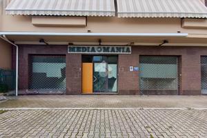 NEGOZIO A GIULIANOVA