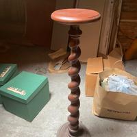 Colonnina decorativa in legno