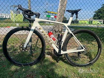 TREK MADONE SLR 9 AXS GEN 8 2025
