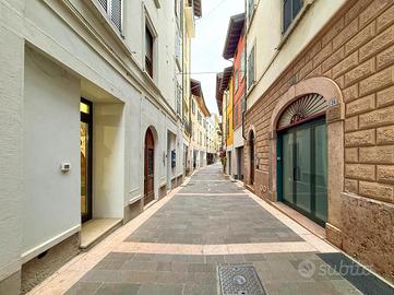 UFFICIO A GARDONE RIVIERA