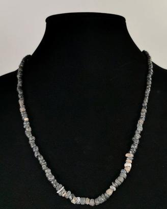 Collana in vetro e pietra dell'antica Roma