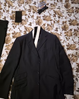 abito elegante uomo