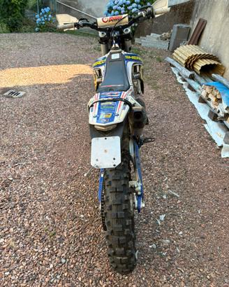 Moto enduro