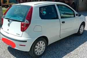Auto fiat punto