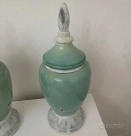Coppia di vasi in ceramica