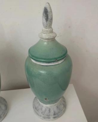 Coppia di vasi in ceramica