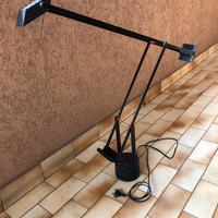 Lampada da tavolo Artemide modello Tizio