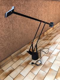 Lampada da tavolo Artemide modello Tizio