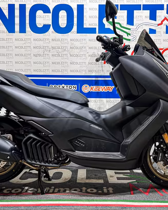 Scooter Zontes 125 D - Nero oro tua a soli €76 al 