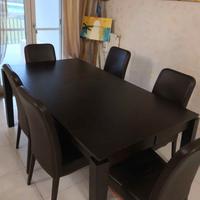 Tavolo 6 posti con sedie e  allungabile a 10 posti