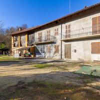 CASA SEMINDIPENDENTE A REVIGLIASCO D'ASTI