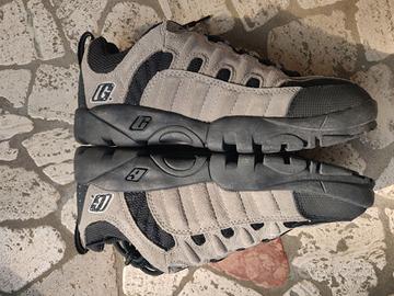 SCARPE DA TREKKING NUOVE