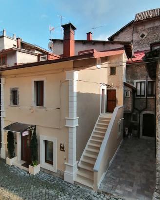Casa 3 Livelli Centro Storico Pescasseroli 90 Mq