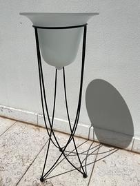 Vaso con piedistallo