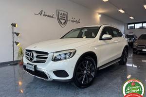 MERCEDES-BENZ GLC 220 d 4Matic Sport Pedane Fari