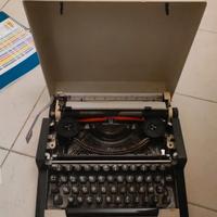macchina da scrivere Olimpia anni '70